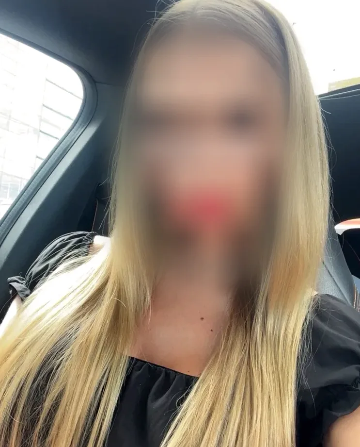 Claire, 30