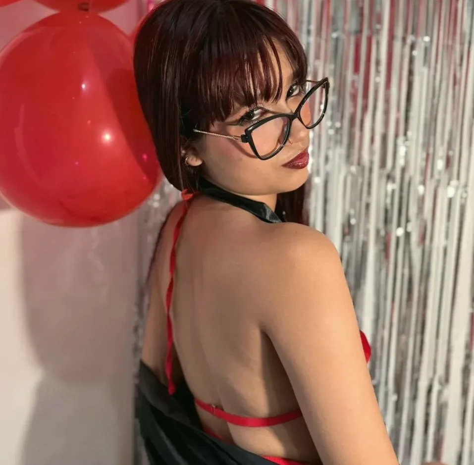 Demi, 18