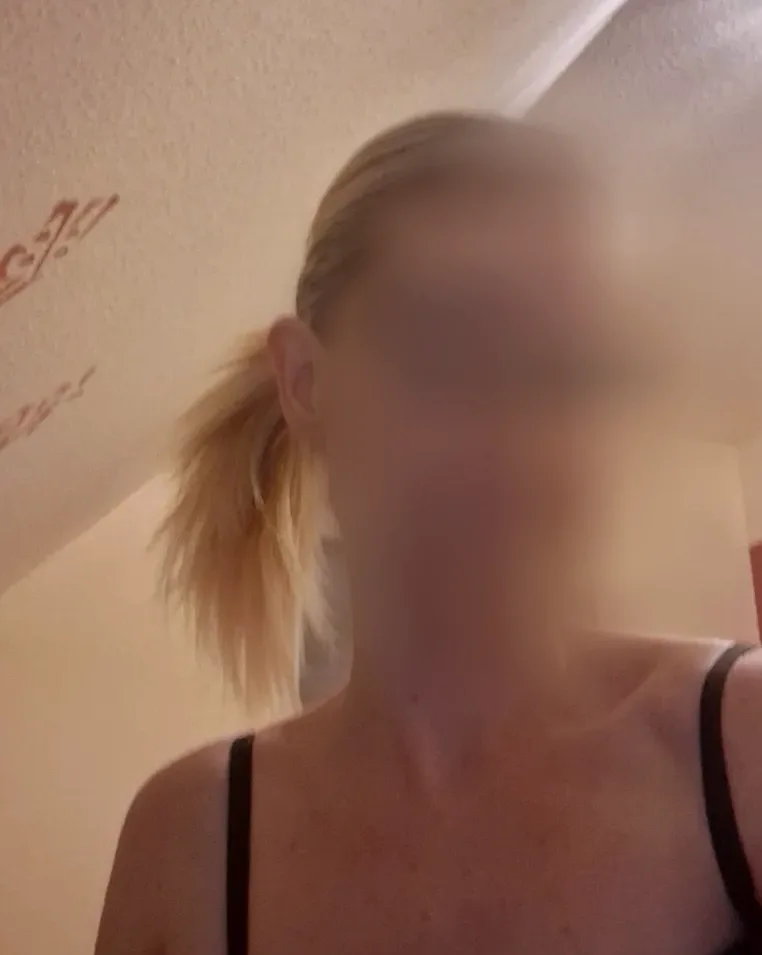 Kirsty, 28