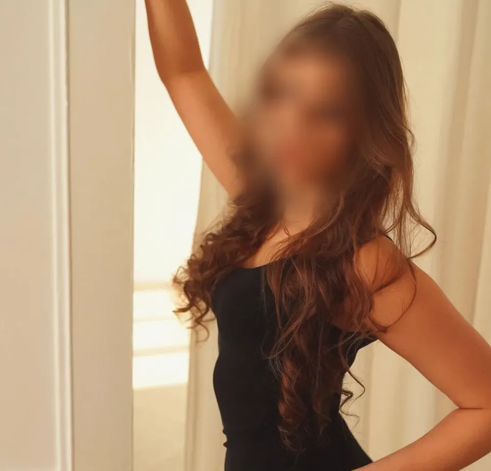 Natalie, 19