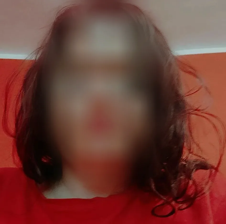 Sarah, 37